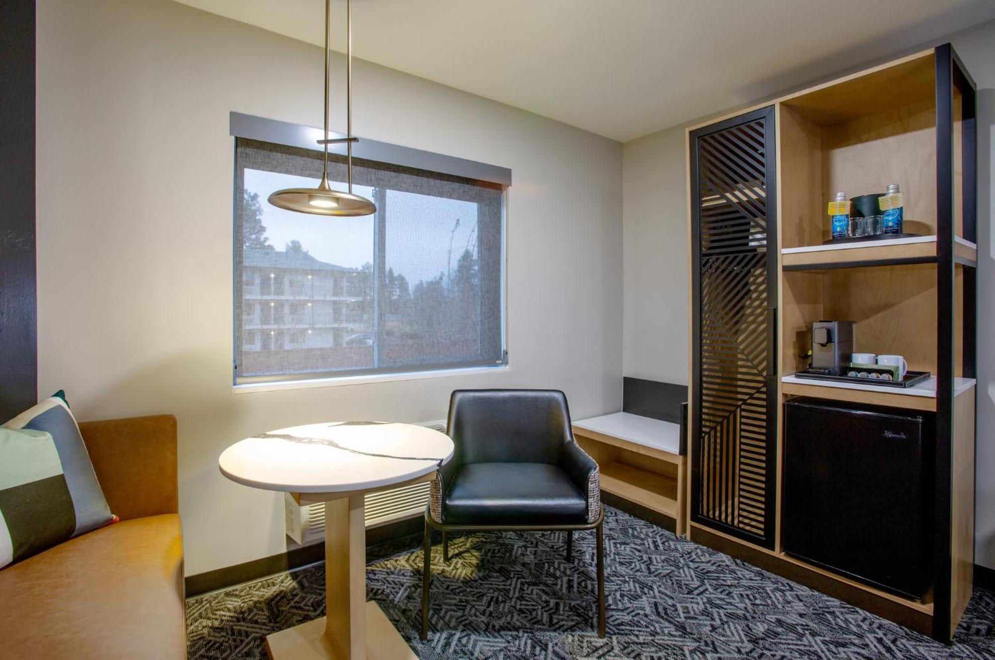 Voco Flagstaff By Ihg Hotell Exteriör bild